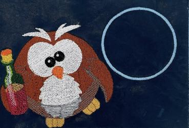 Vollstickdatei Eule mit Weinflasche